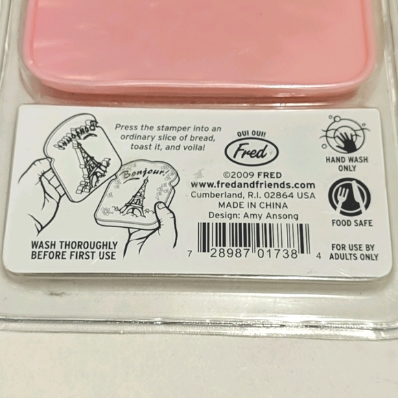 NIB Eiffel Tower Toast Stamper - Picture 4 of 4